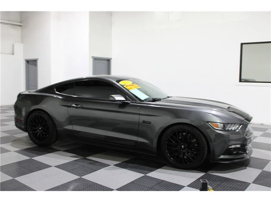 2017 Ford Mustang GT Coupe Premium's photo