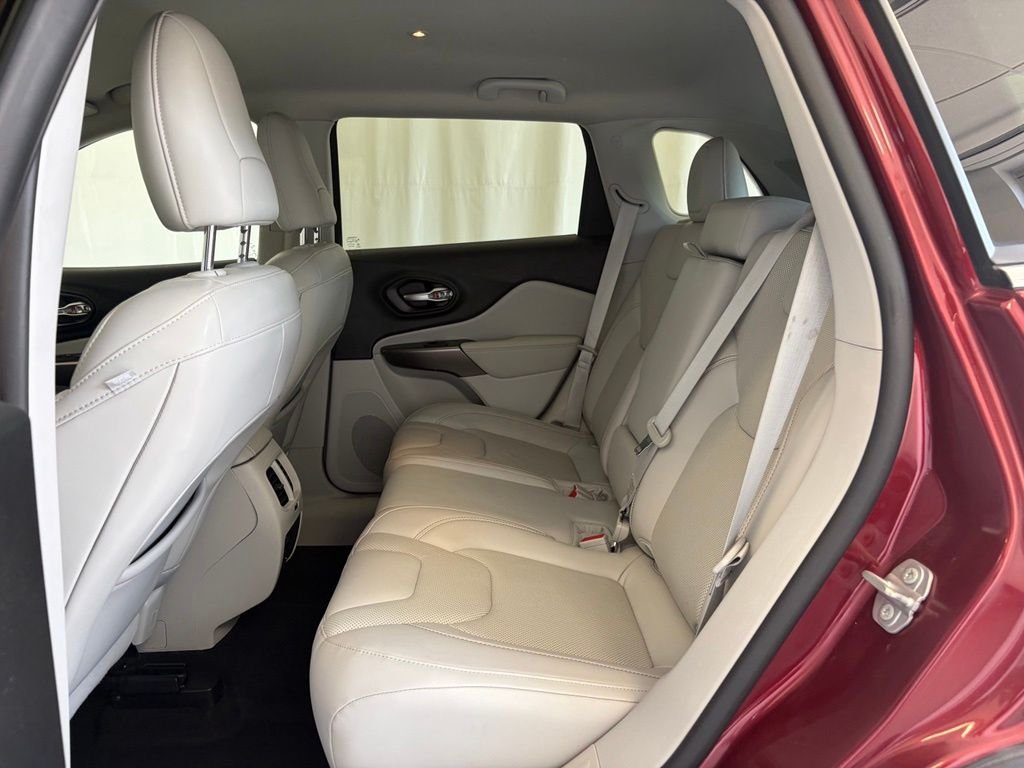 Used 2020 Velvet Jeep Limited image 21