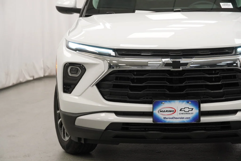 New 2026 Summit White Chevrolet LT image 10