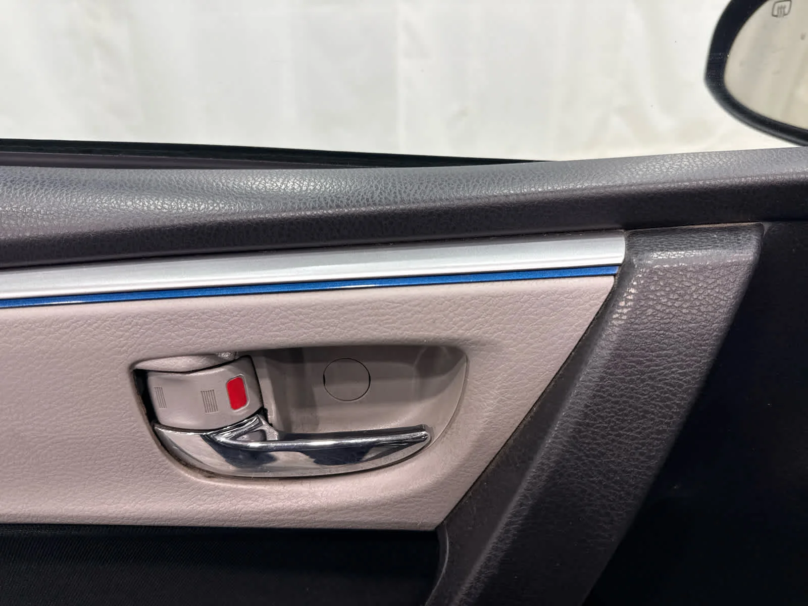 Used 2016 Green Toyota LE image 15