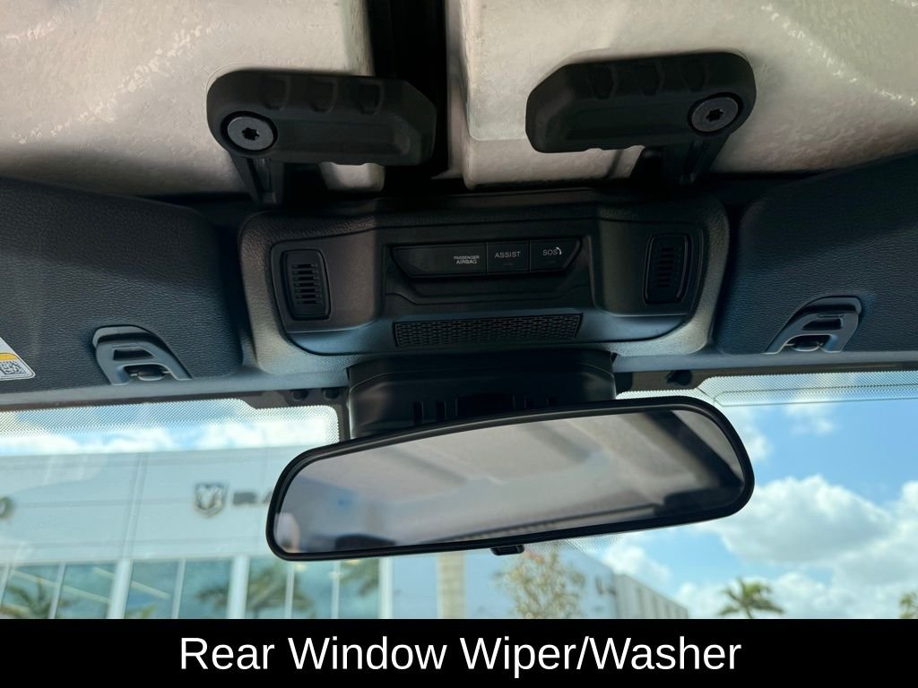 2025 Jeep Wrangler 4-Door Sahara - Photo 13