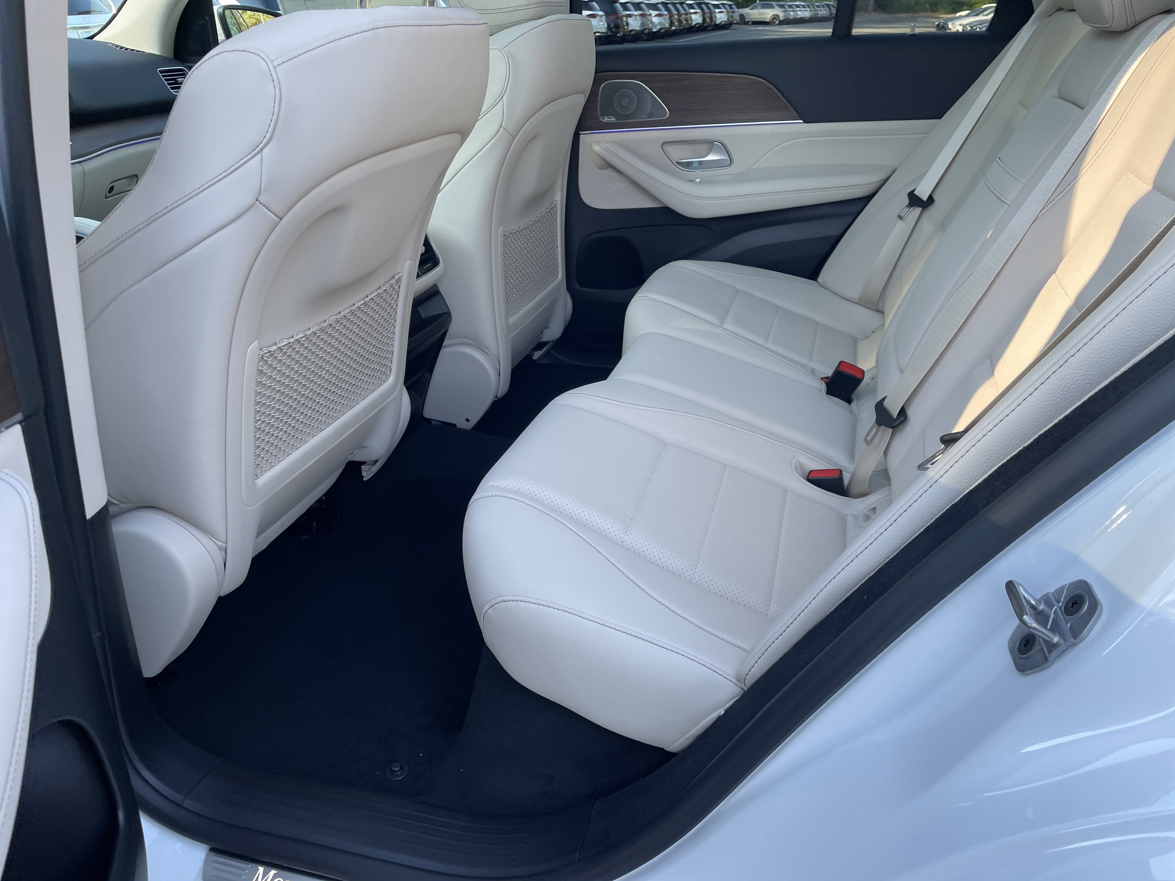 New 2026 MANUFAKTUR Moonlight White Metallic Mercedes-Benz GLE 350 4MATIC® SUV image 34