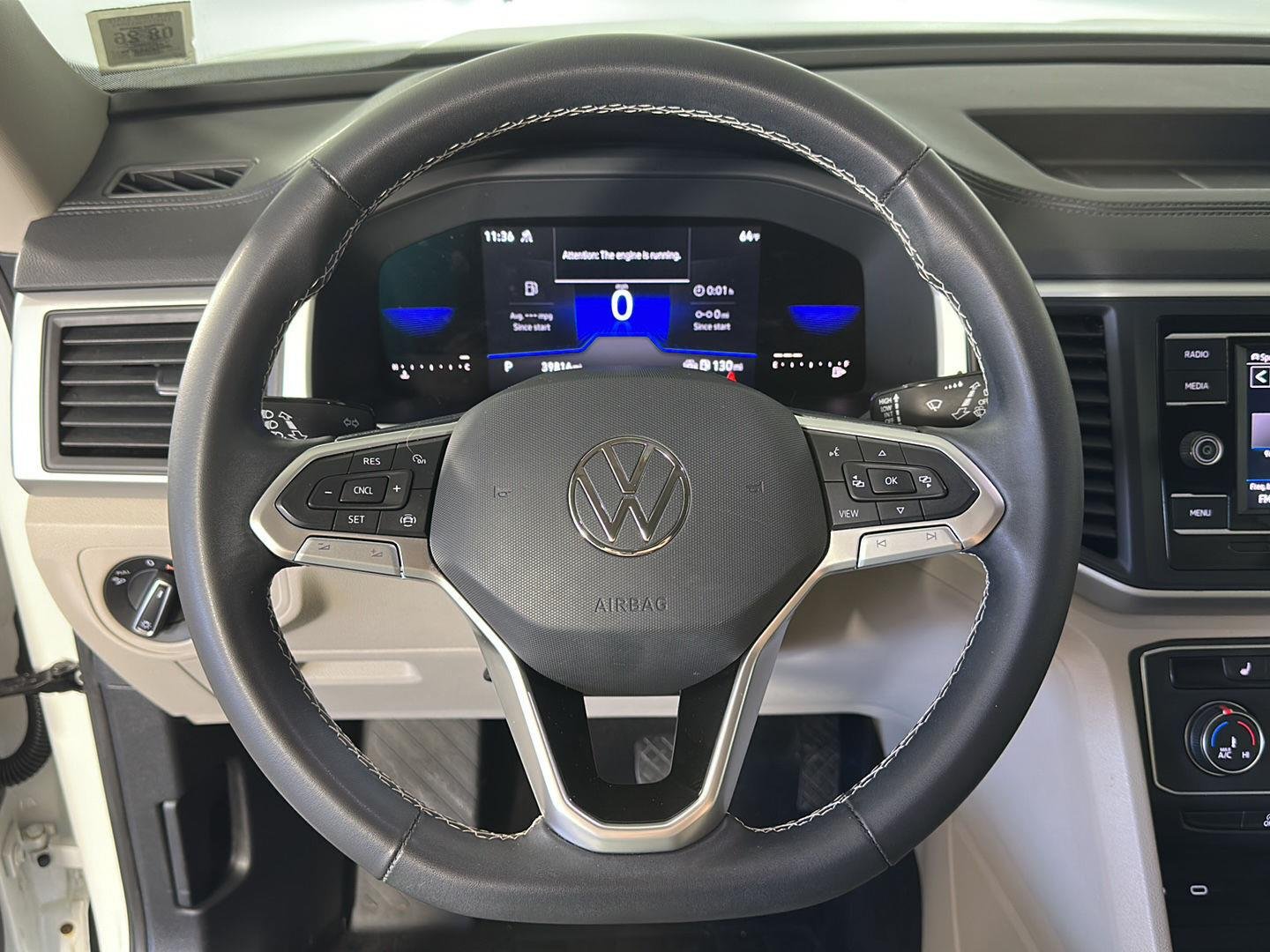 Used 2022 Pure White Volkswagen 2.0T SE image 18