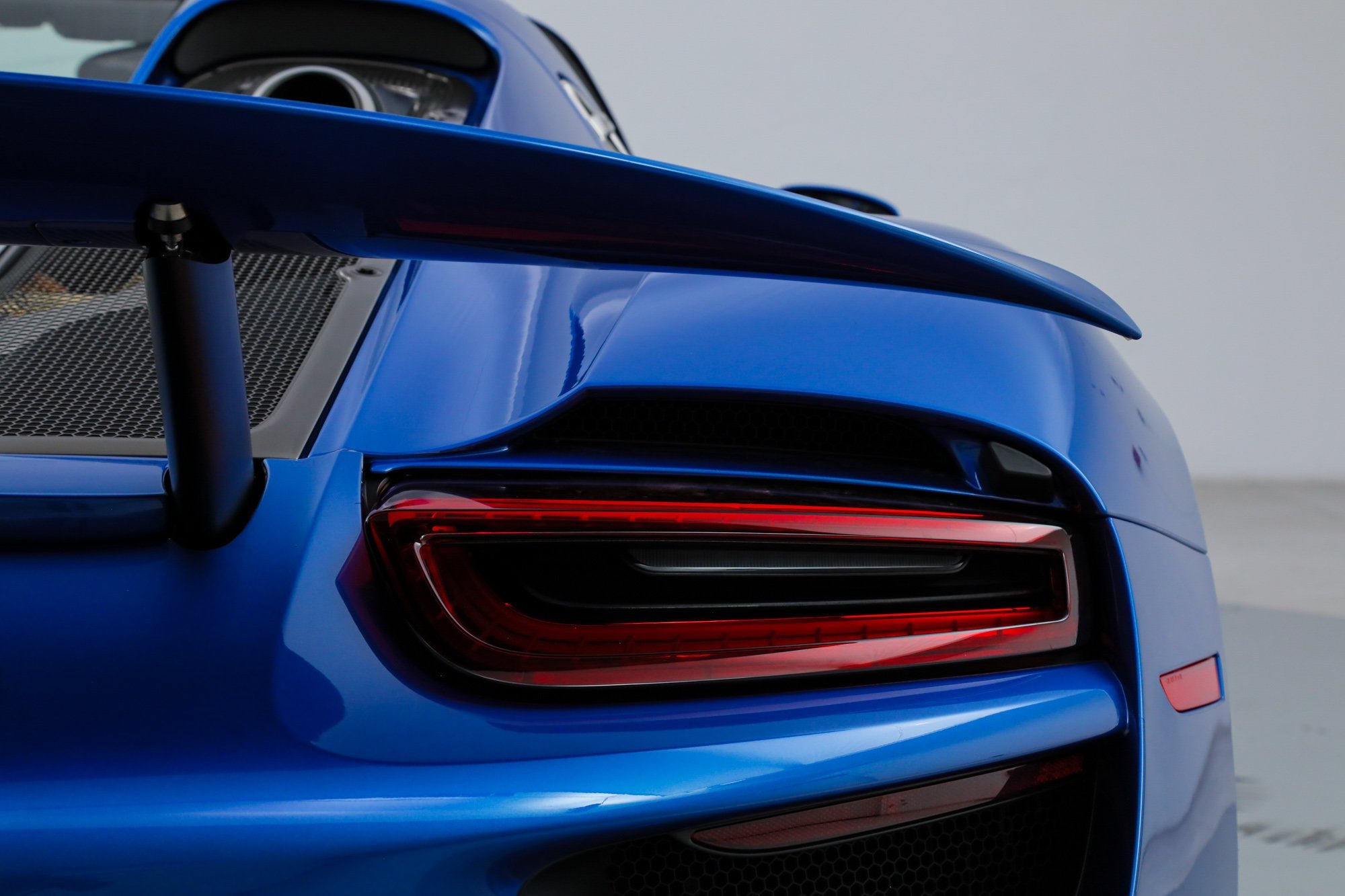 Used 2015 Blue Porsche  image 21