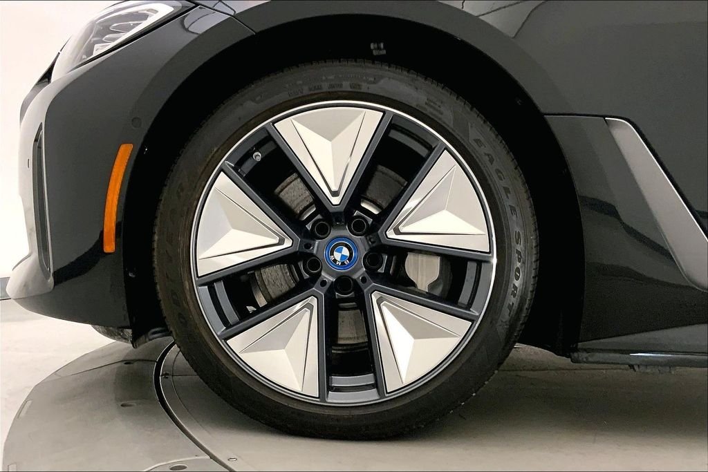 Used 2023 Black Sapphire Metallic BMW  image 8