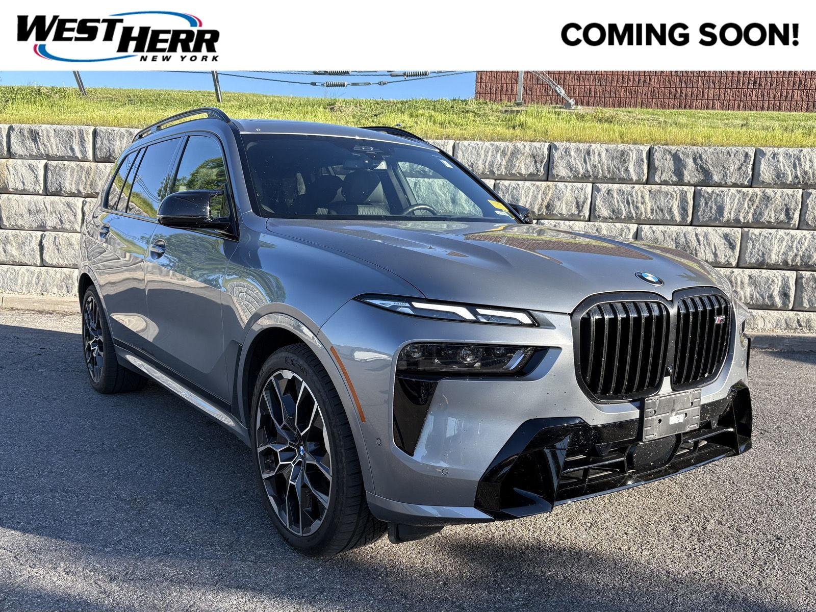 2025 BMW X7 M60i's photo