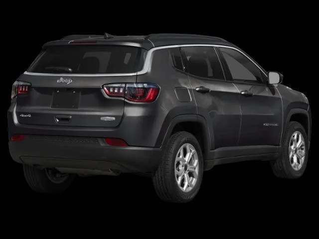 New 2026 Diamond Black Crystal Pearl-Coat Exterior Paint Jeep Limited image 2