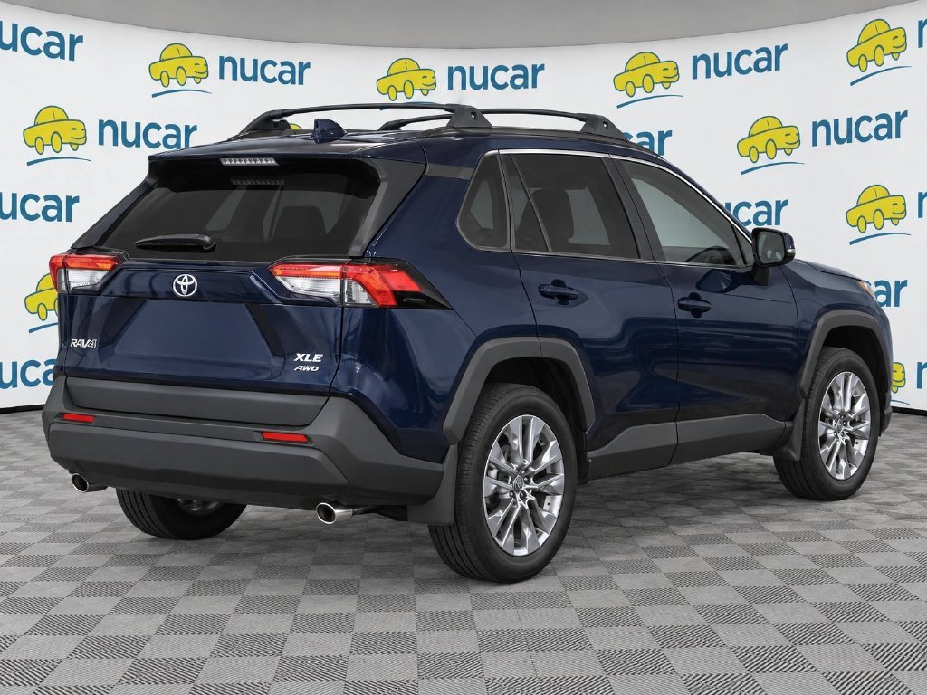 Certified Used 2025  Toyota XLE Premium image 3