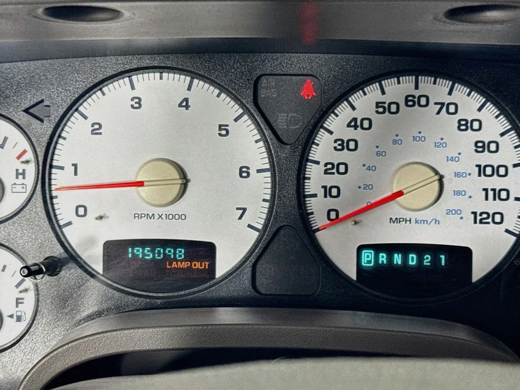 Used 2004 Black Dodge SLT image 16