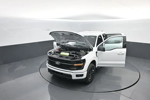New 2026 Oxford White Ford XLT image 40