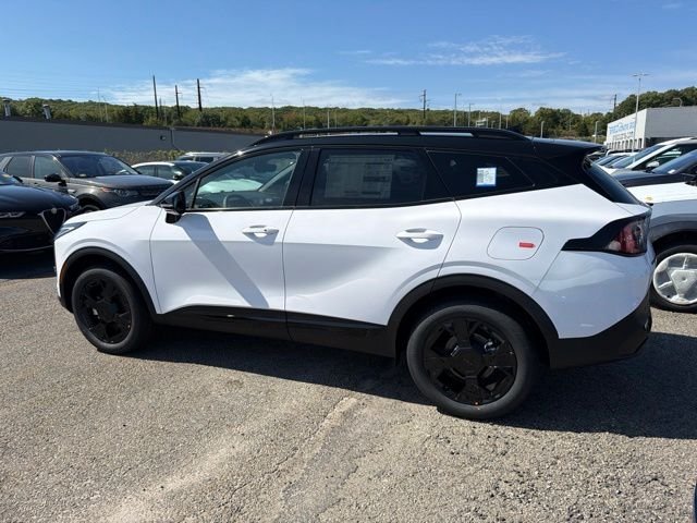 New 2027 Glacial White Pearl / Black Ro Kia X-Line image 5
