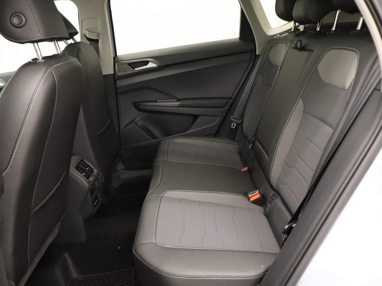 2026 Volkswagen Taos SE Black - Photo 15