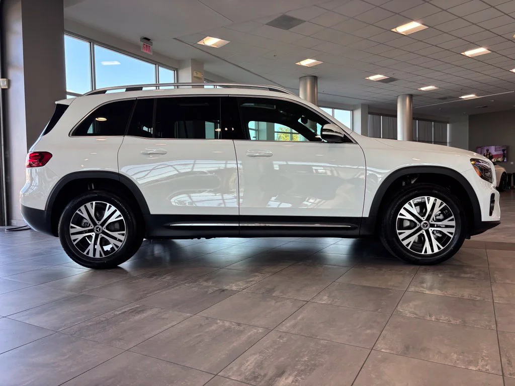 New 2026 White Mercedes-Benz GLB 250 image 2
