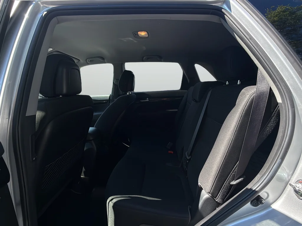Used 2014 Silver Kia LX image 15