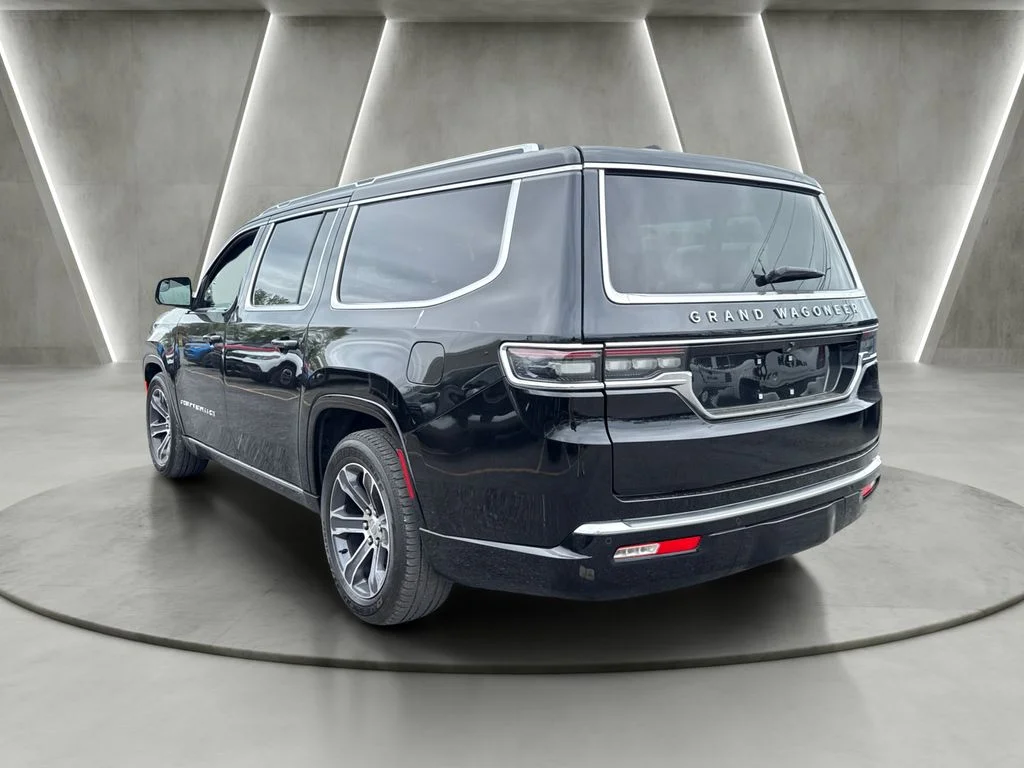 Used 2024 Black Jeep Base image 5