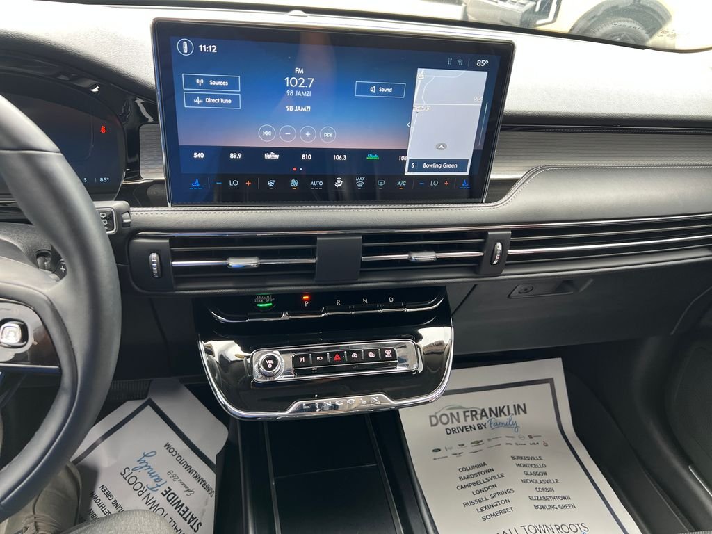 Used 2023 Silver Lincoln Standard image 21