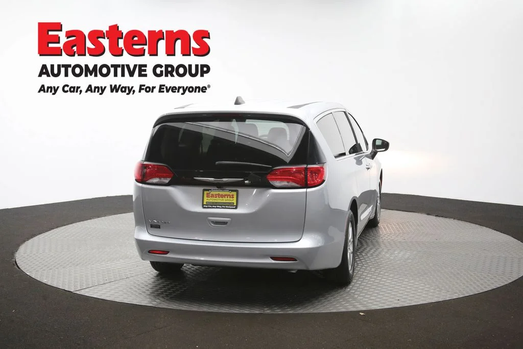 Used 2023 Silver Chrysler LX image 39
