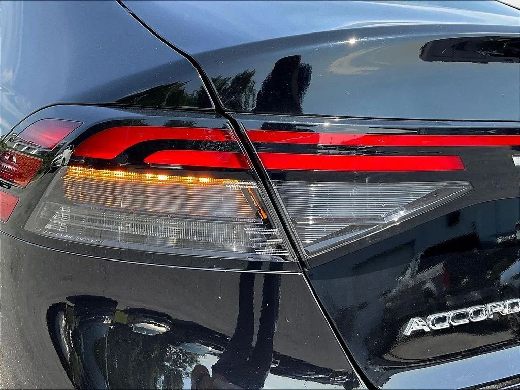 2025 Honda Accord SE - Photo 25