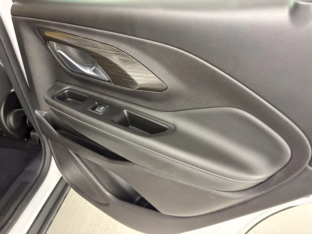Used 2024 White GMC SLE image 37