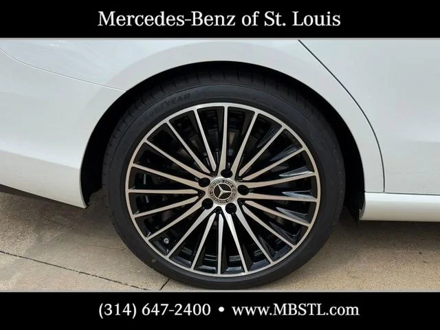 New 2026 MANUFAKTUR Moonlight White Metallic Mercedes-Benz C 300 image 6