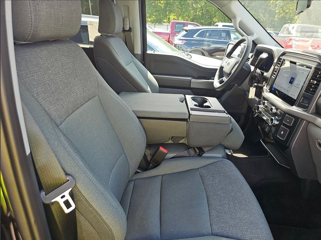 Used 2025 Black Ford XLT image 11