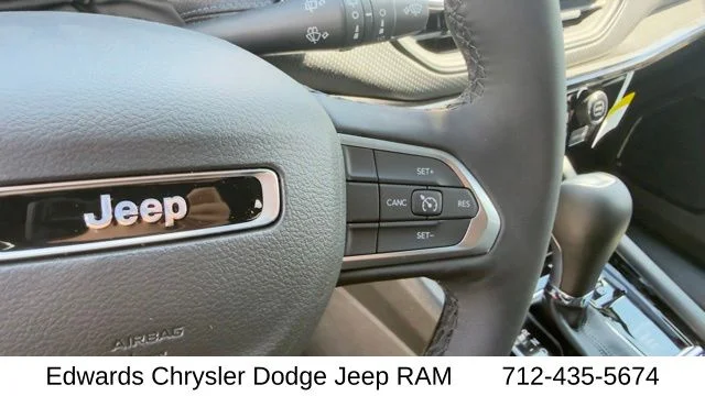 New 2026 White Jeep Latitude image 22