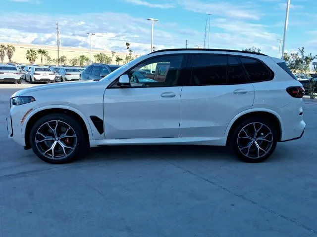 Used 2024 White BMW sDrive40i image 3