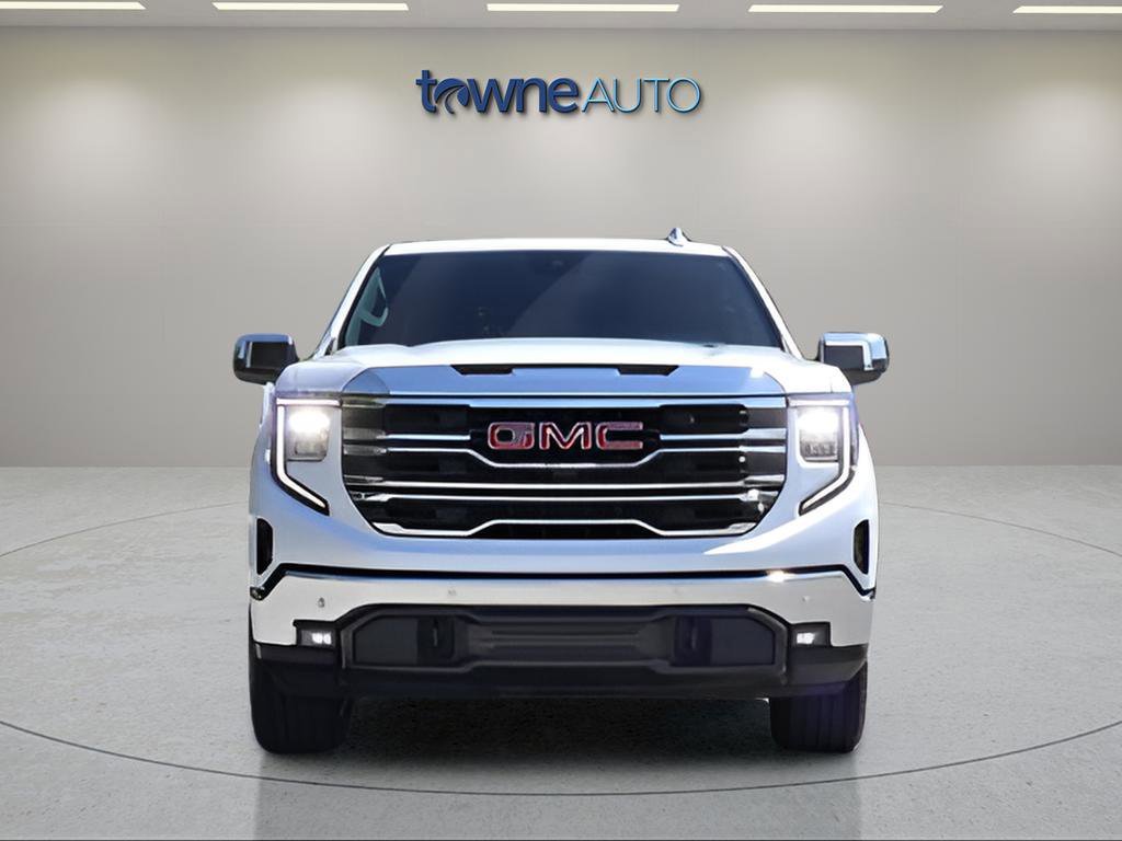 Used 2024 White Frost Tricoat GMC SLT image 11