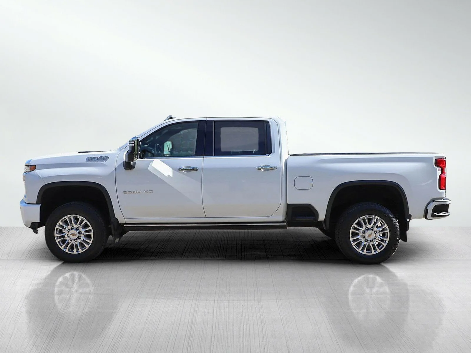 Used 2022 Chevrolet Silverado 2500HD High Country with VIN 1GC1YREY8NF140754 for sale in Roseville, Minnesota