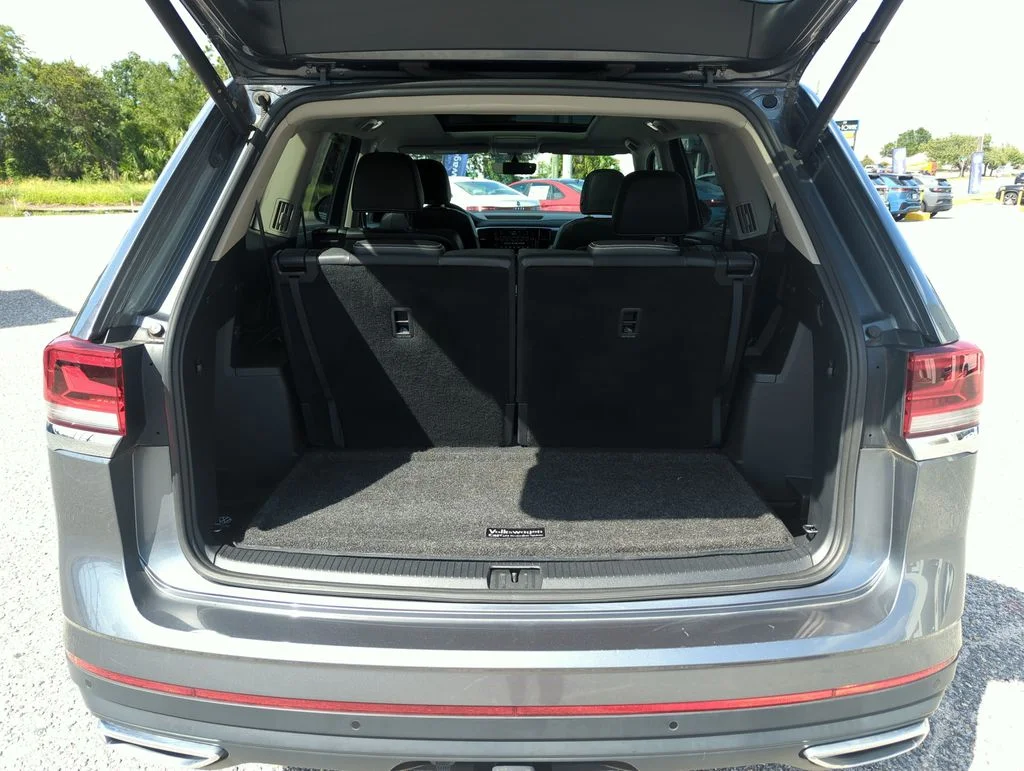 Used 2023 Gray Volkswagen 3.6L V6 SE w/Technology image 32