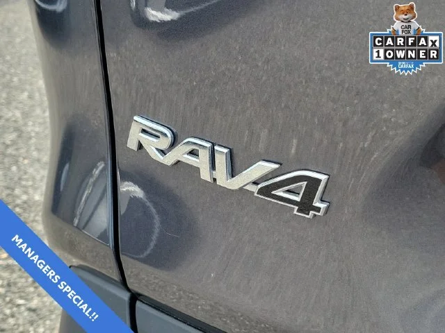 2025 Toyota RAV4 XLE - Photo 7