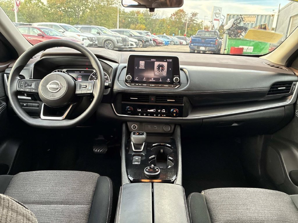 Used 2023 Gray Nissan SV image 16