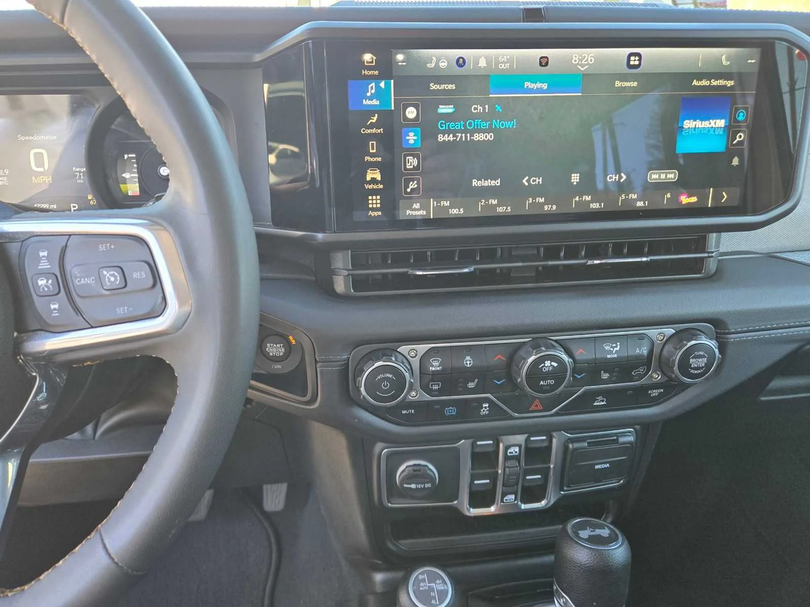 Used 2024  Jeep Sahara image 13