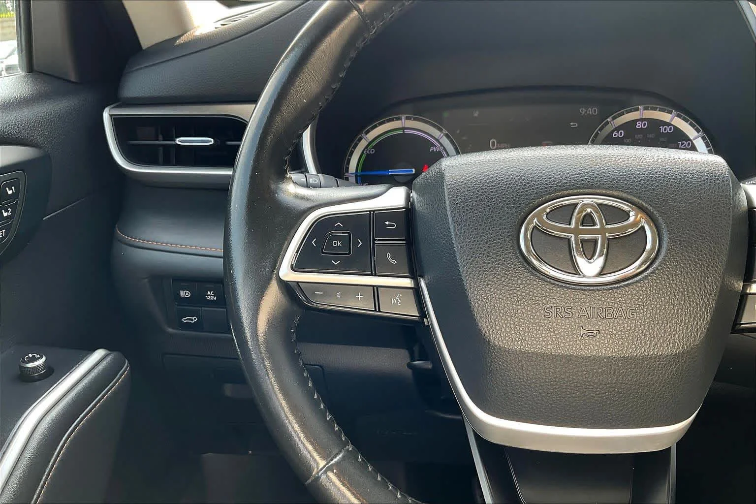 Used 2022 Wind Chill Pearl Toyota Hybrid Bronze Edition image 24