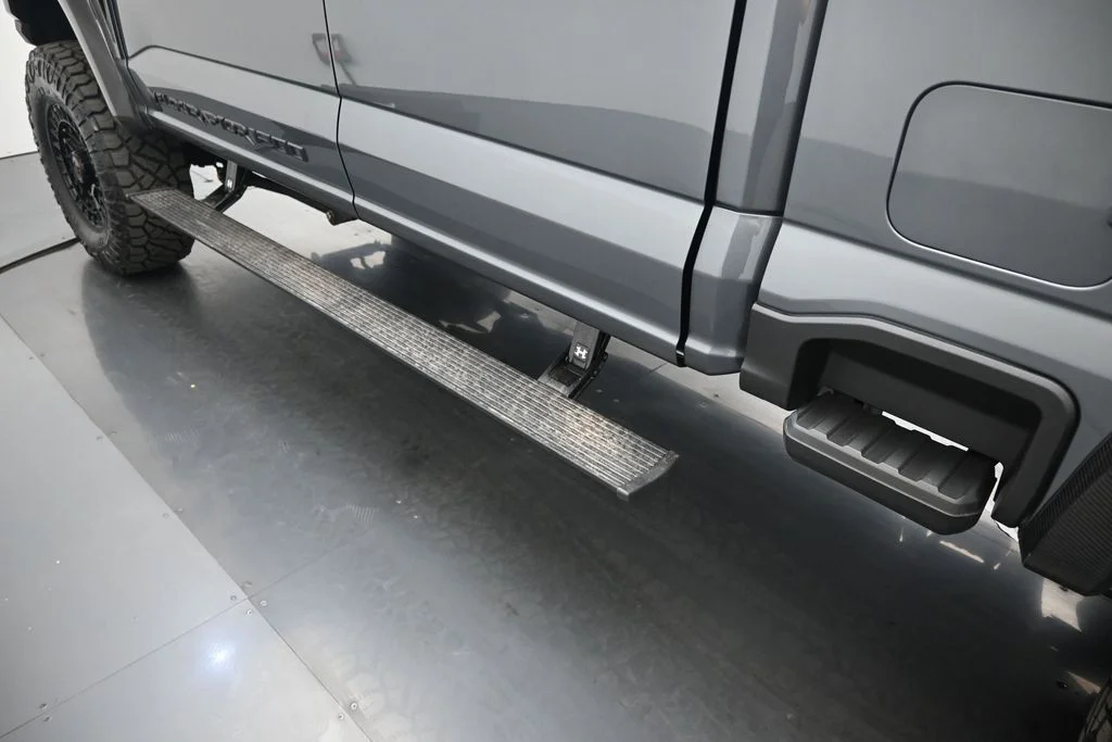 New 2026 Carbonized Gray Metallic Ford Lariat image 27