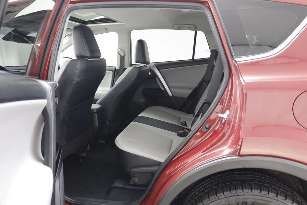 2018 Toyota RAV4 Limited - Photo 14
