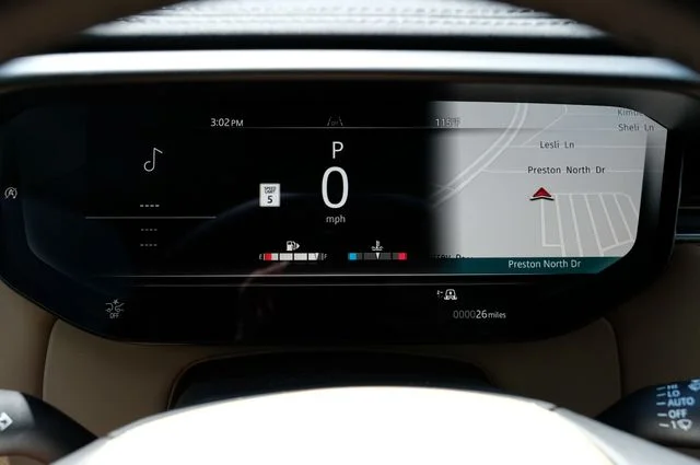New 2026 Fuji White Land Rover SE image 24