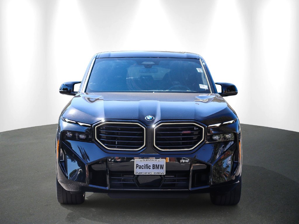 2025 BMW XM photo 2