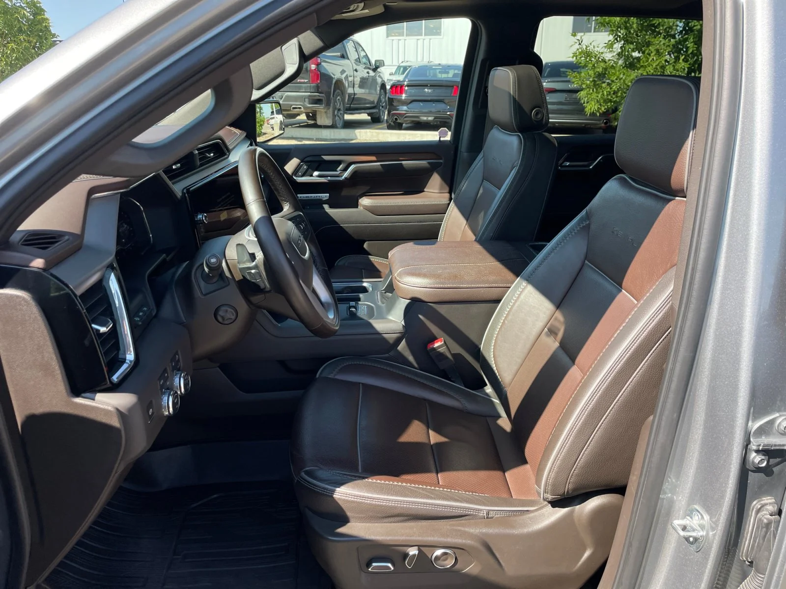 Used 2024 Gray GMC Denali Crew 3.0L Leather Sunroof Navigation 4x4 image 21