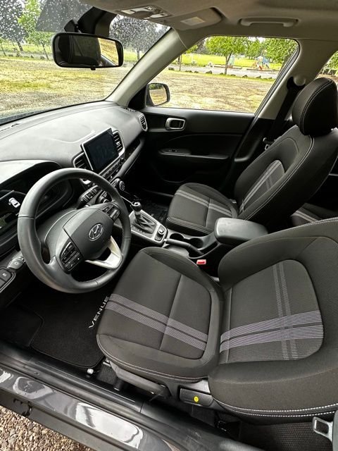 2025 Hyundai Venue SEL - Photo 12