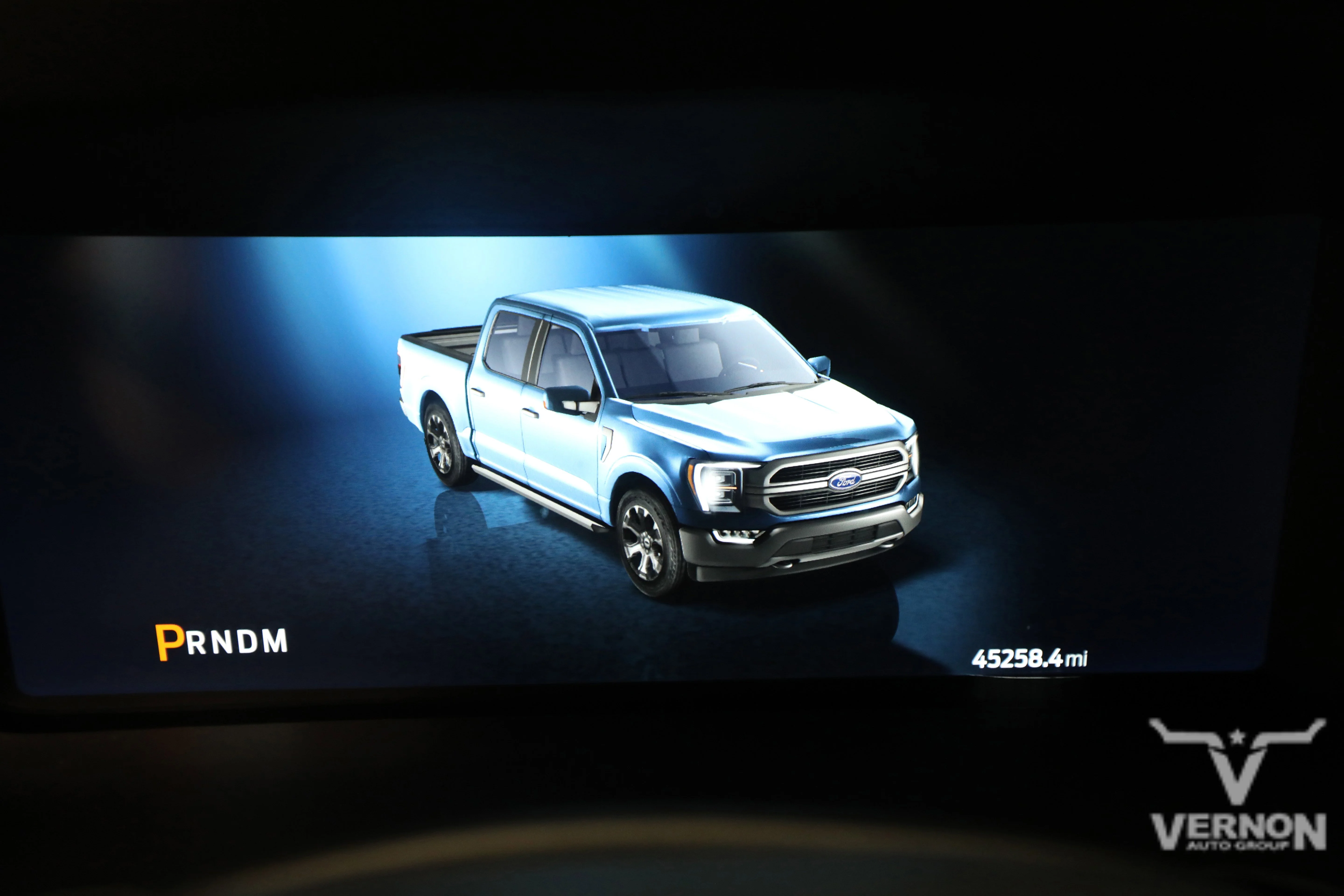 Pre-Owned 2023 Ford F-150 Lariat Crew Cab 4x4 Fx4