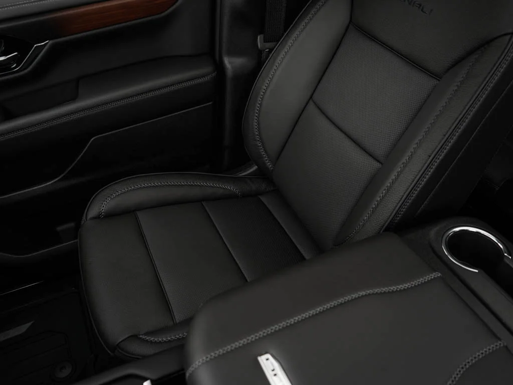 2026 GMC Yukon XL Denali - Photo 28