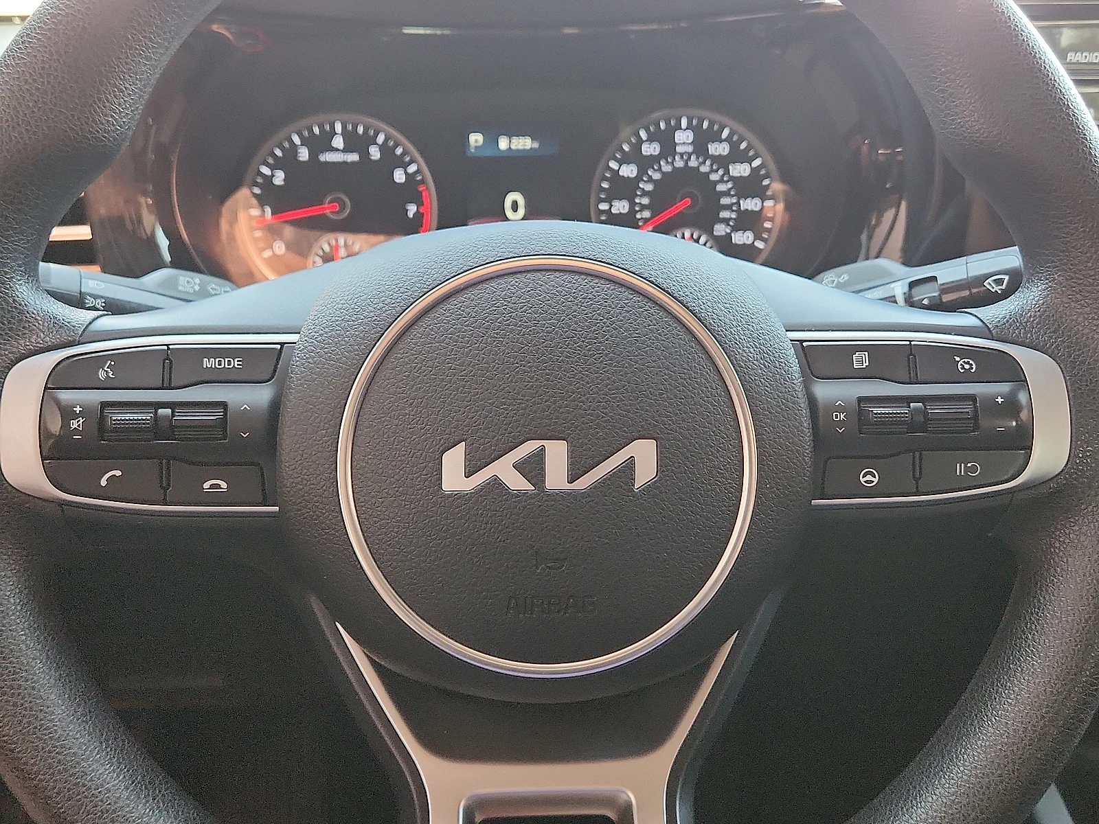 Used 2023 Silver Kia LXS image 24