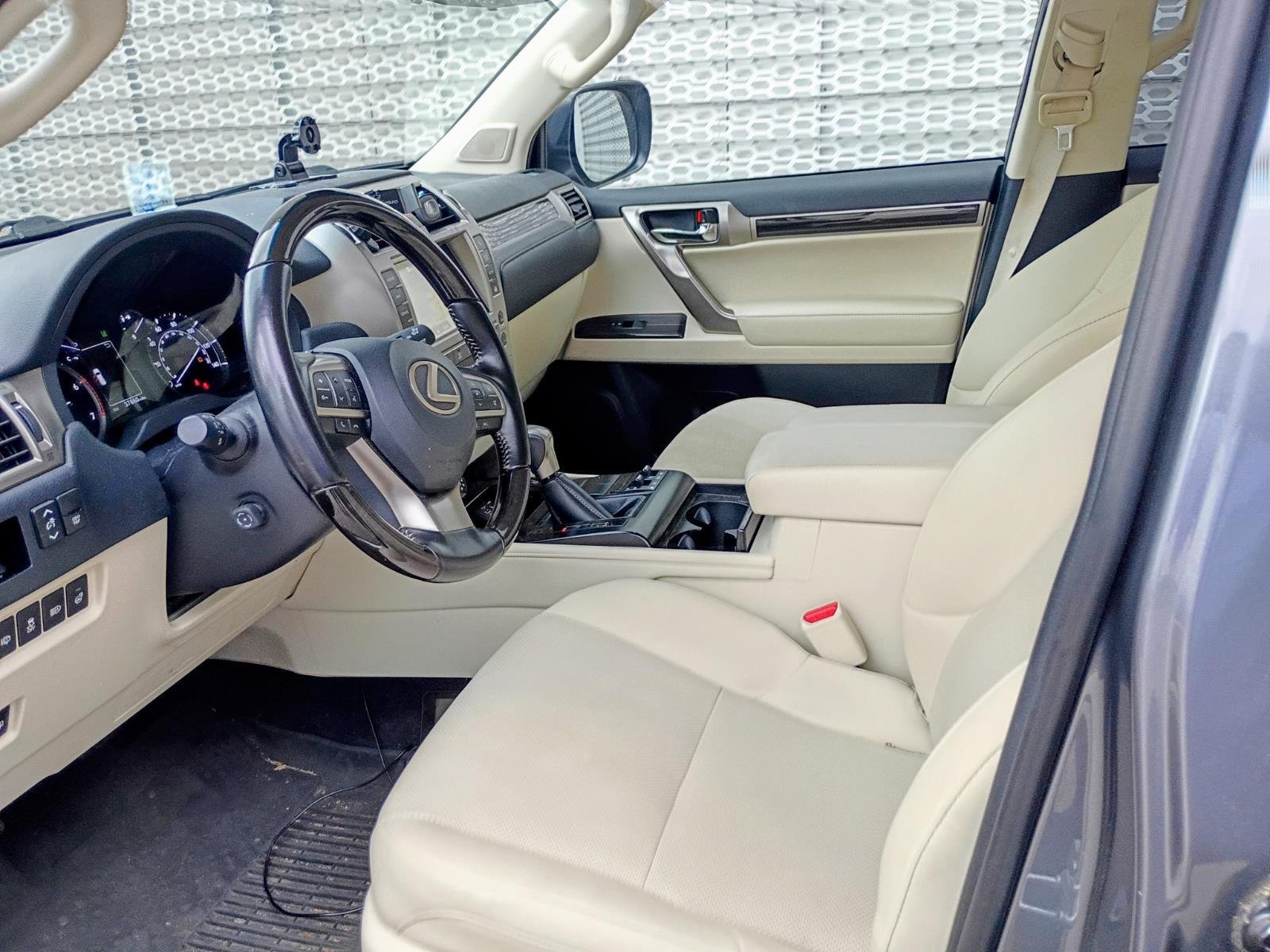 Used 2021  Lexus GX 460 Premium image 6