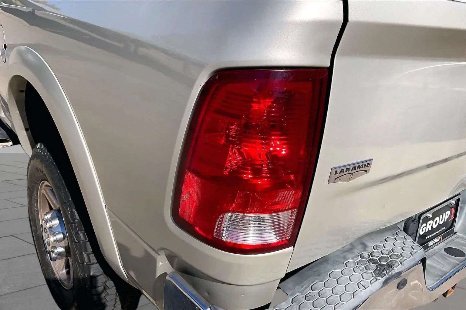 Used 2010 Light Graystone Pearl Dodge Laramie image 26