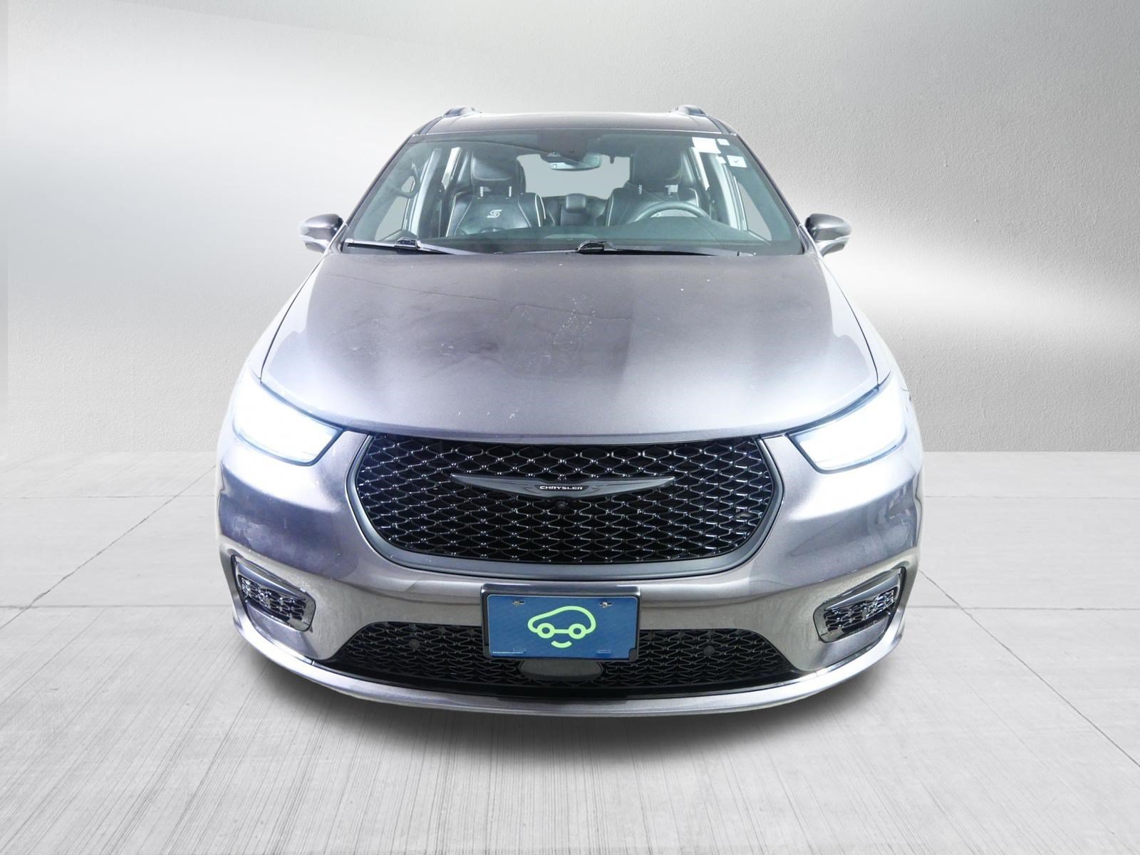 Used 2022 Chrysler Pacifica Limited with VIN 2C4RC1GG6NR205567 for sale in Brooklyn Center, Minnesota