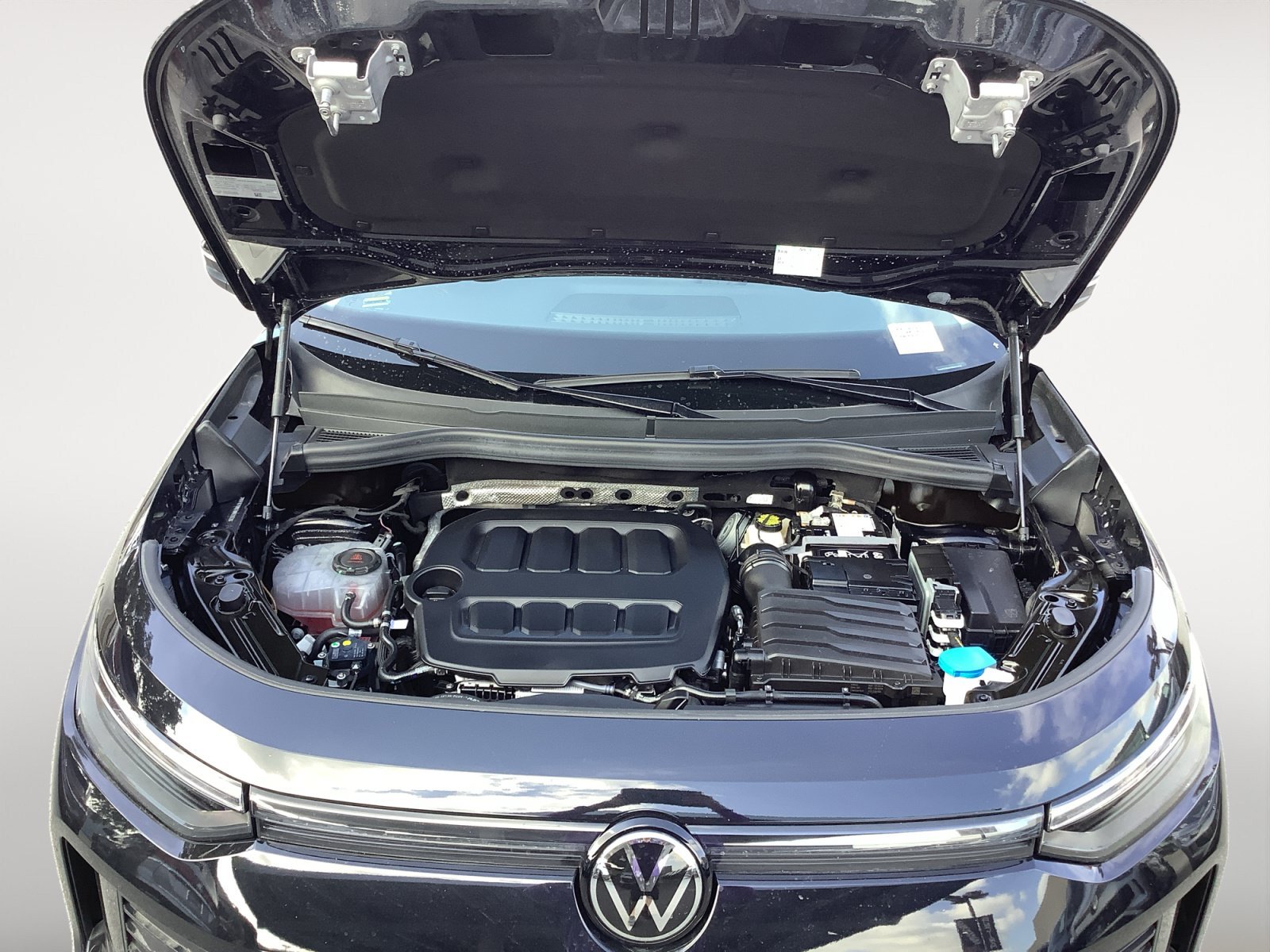 New 2026 Deep Black Pearl Volkswagen SE image 11