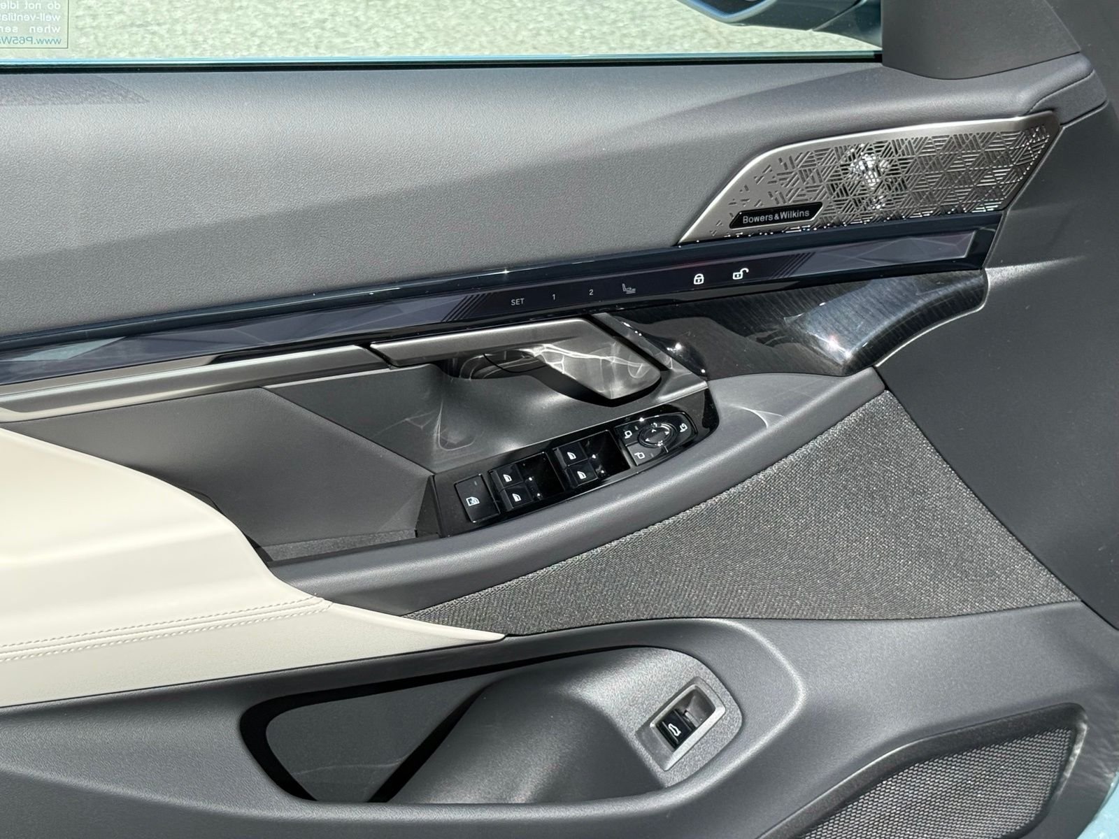New 2027 Cape York Green Metallic BMW 530i xDrive image 20