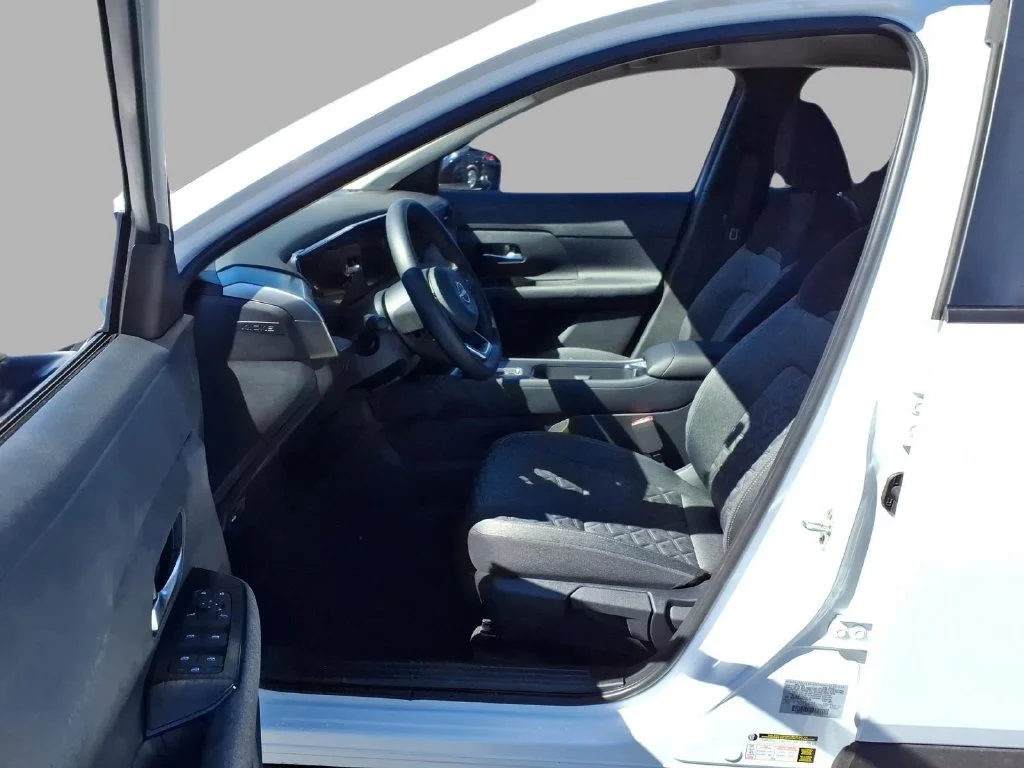 New 2027 White Nissan SV image 19
