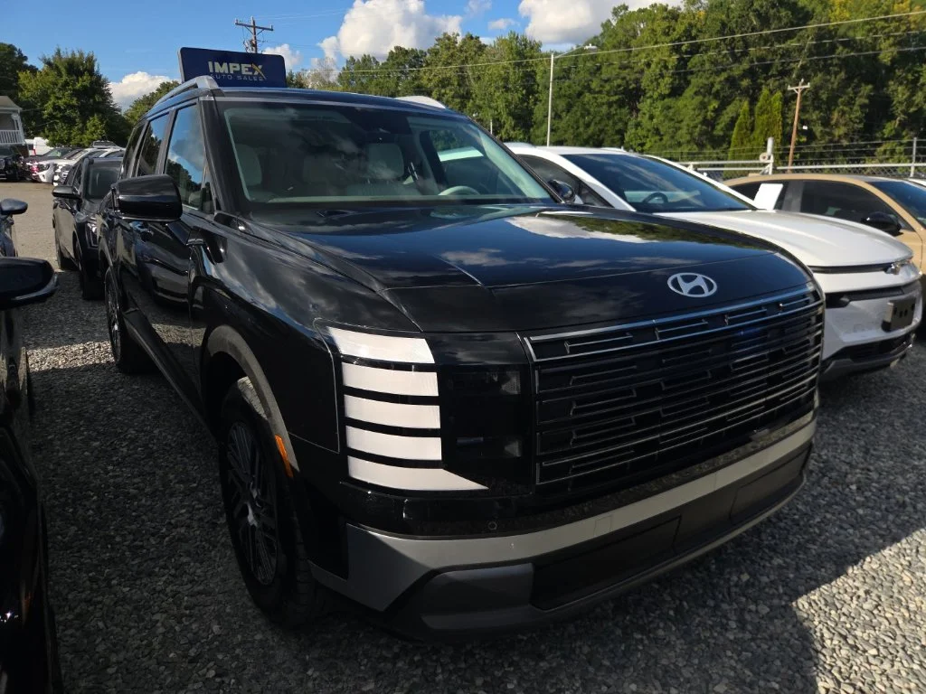 Used 2026 Black Hyundai SEL image 2
